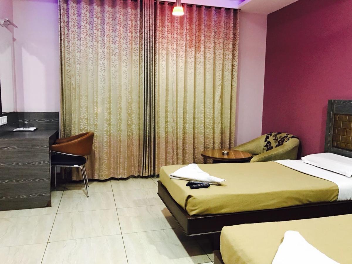 Iroomz Vaishali Residency Белларі Екстер'єр фото